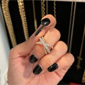 1.6 CT Interlocking Trinity Bands